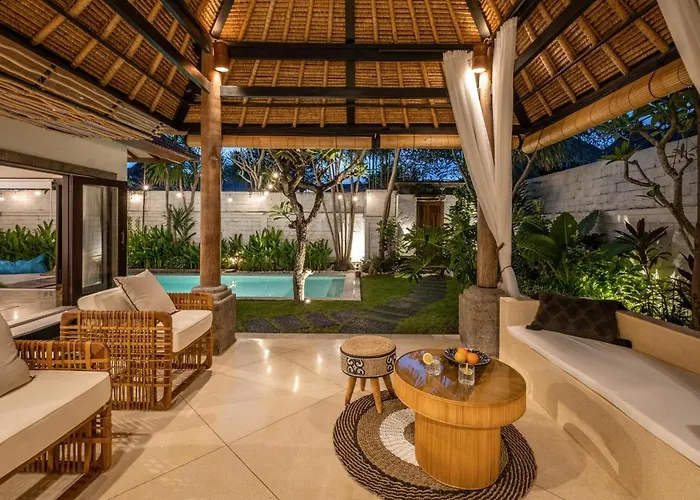Rumah Ananda Bali - Balinese Umalas Villa *